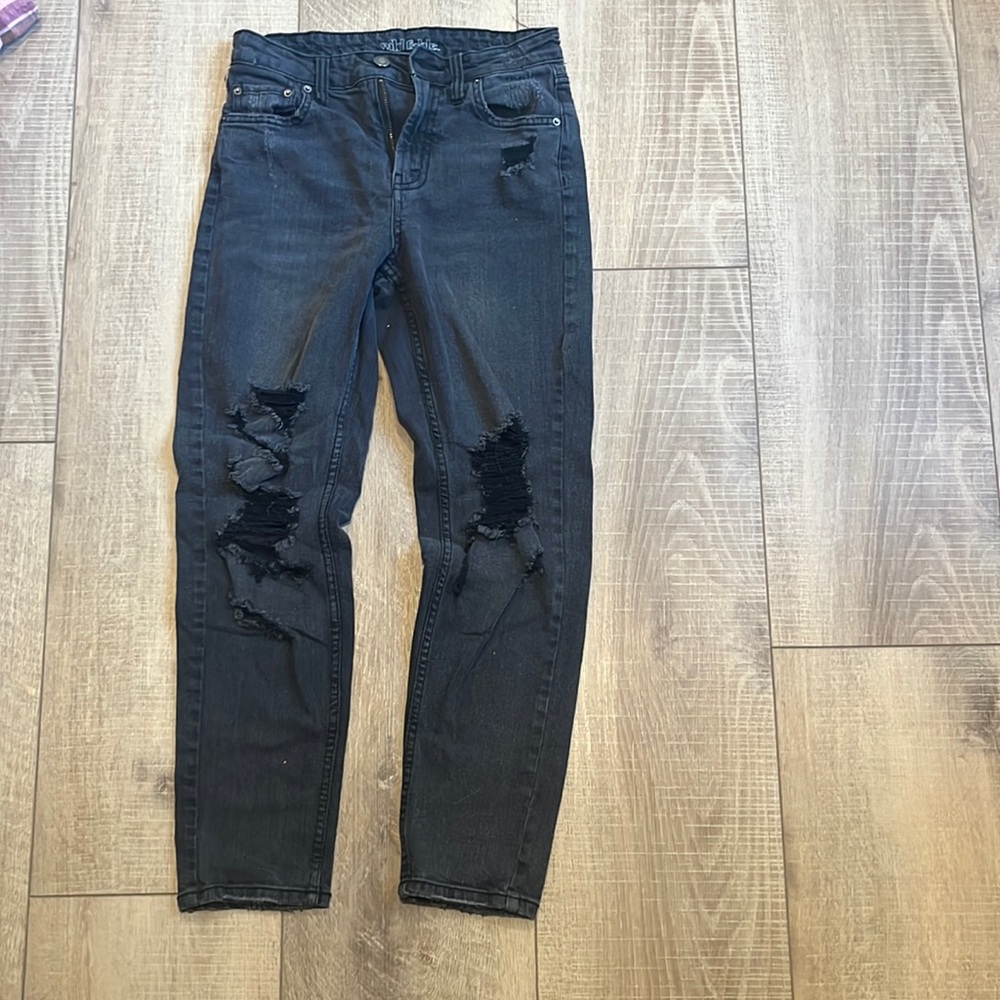 Black ripped jeans. 00. Wild fable.